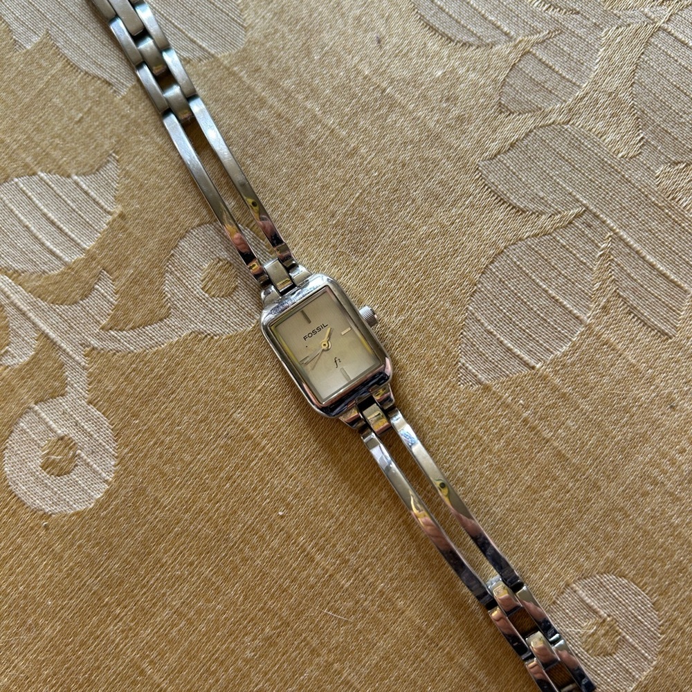 Silver Fossil ladies watch dainty minimal classic design